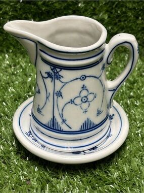 Vtg Winterling Creamer with saucer Bavaria GERMANY ▪︎ STRAWFLOWER